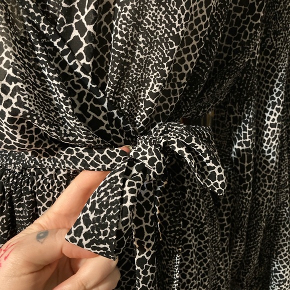 MICHAEL MICHAEL KORS
Snake-Print Wrap Dress - Picture 6 of 16